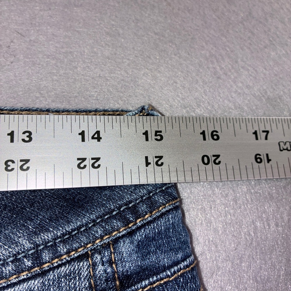 275 WallFlower Denim Shorts Womens 7 Blue Cuffed Embroidered Low Rise - Picture 8 of 8